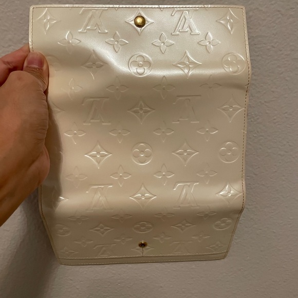 Authentic Louis Vuitton Pearl Vernis Wallet - Picture 4 of 5